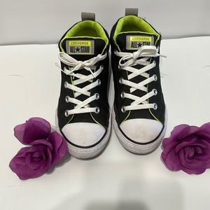 CONVERSE Great condition BLACK AND GREEN